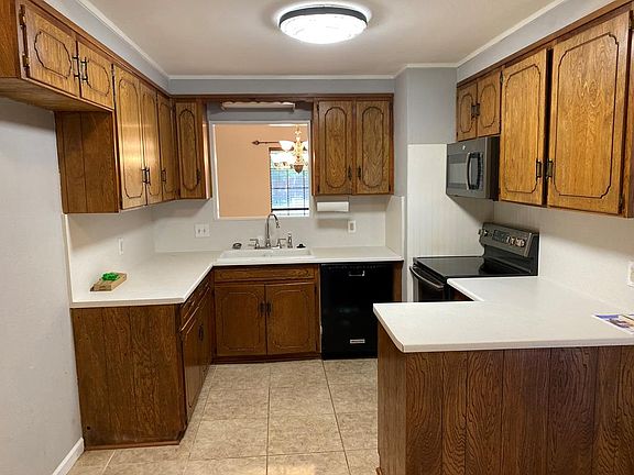 2nd image of 4511 Meadow Creek Trl