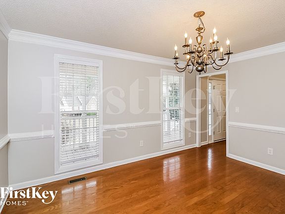 4th image of 40 Vincent Ct