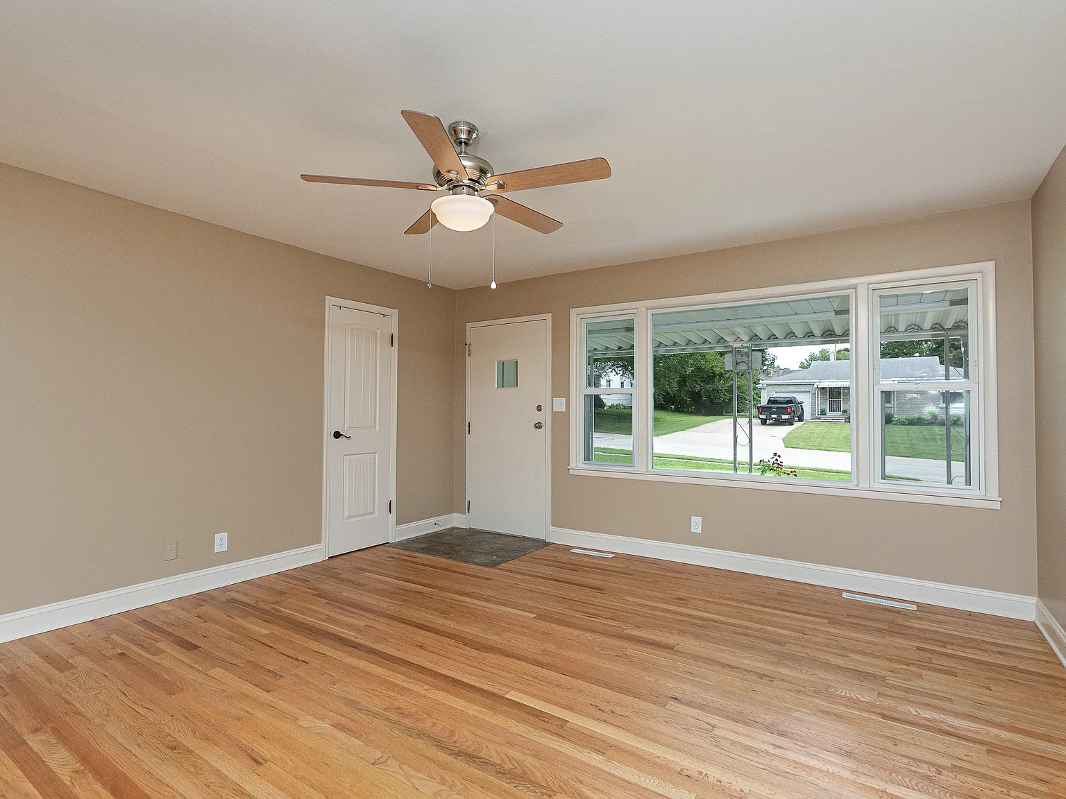 4 bed, 1800 sqft, $1,800 — Photo 4