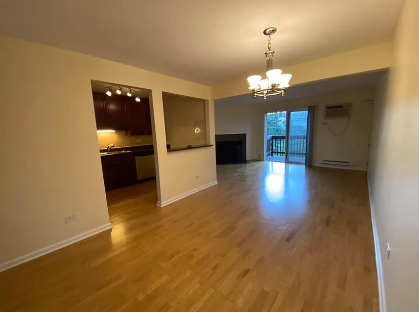 2 bed, 1000 sqft, $1,750 — Photo 2