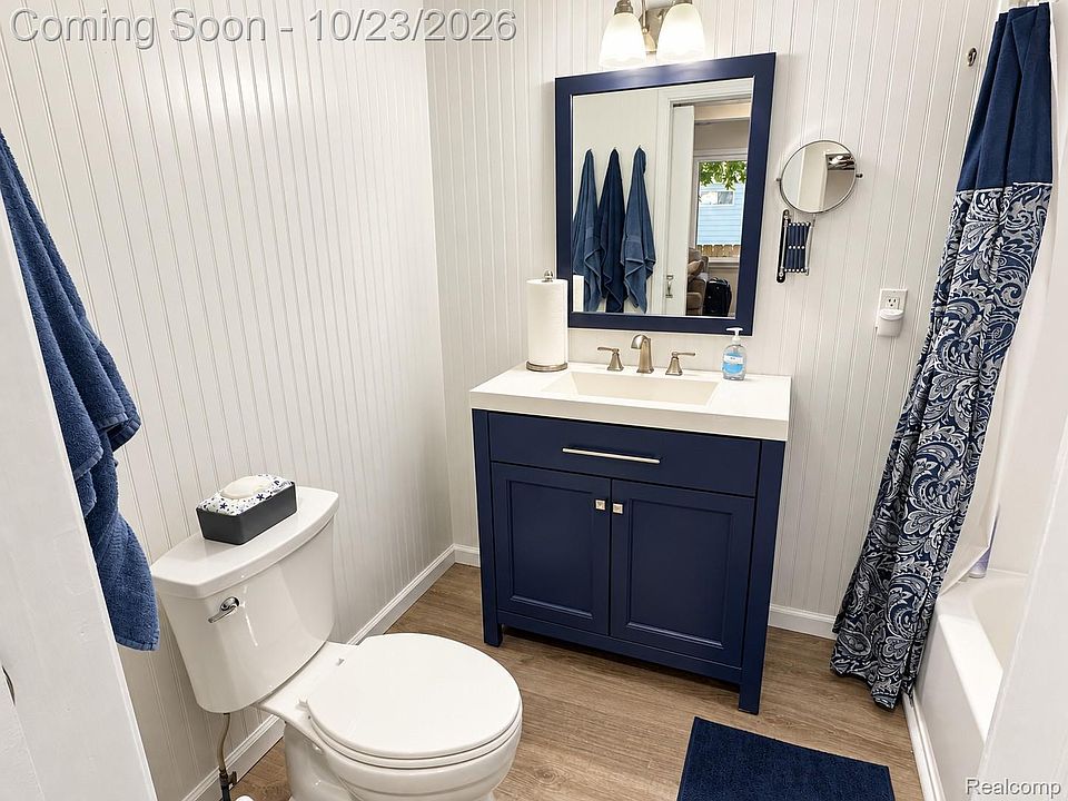 23076 Hoover Ave, photo 17