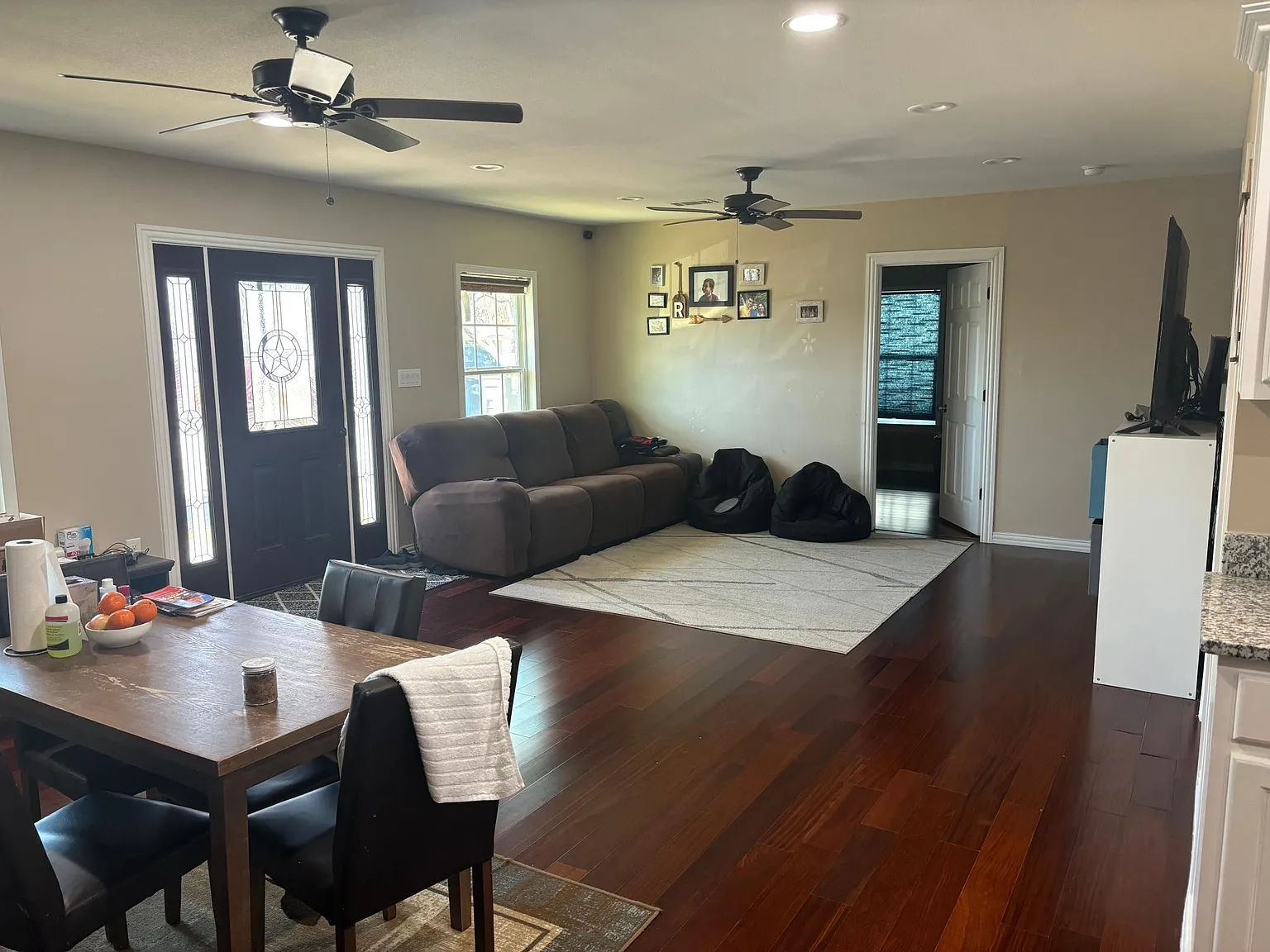 5 bed, 2.5 bath, 1900 sqft, $2,600 — Photo 4