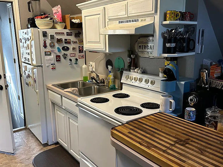 Greenwood Oaks Dr — Photo 4