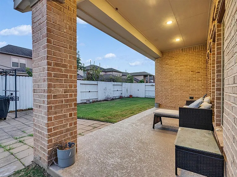 23311 Darst Field Trl — Photo 10