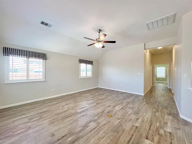 401 Arabian Colt Dr — Photo 2