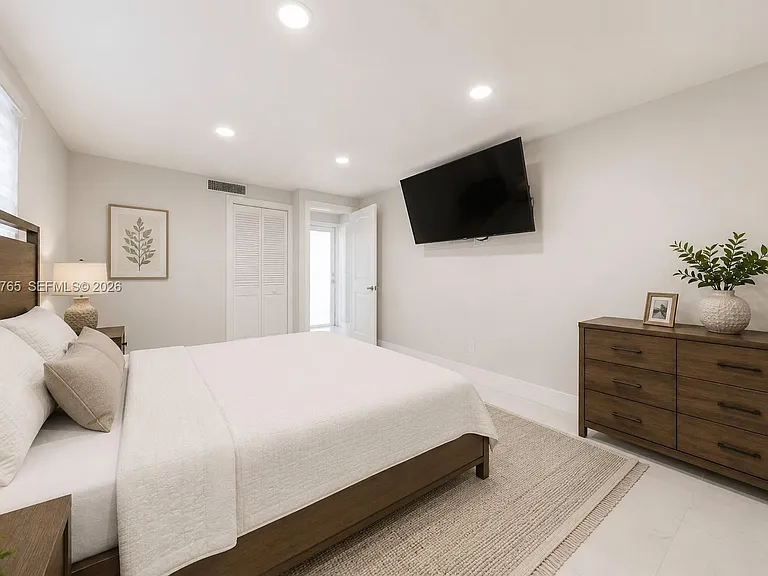 10731 SW 51st Dr — Photo 13