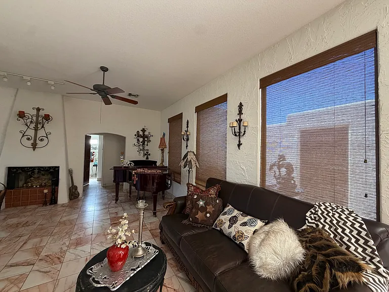 3750 Canyon Cove Dr — Photo 3