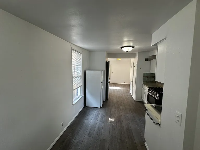 172 W Maple Ave #2 — Photo 9