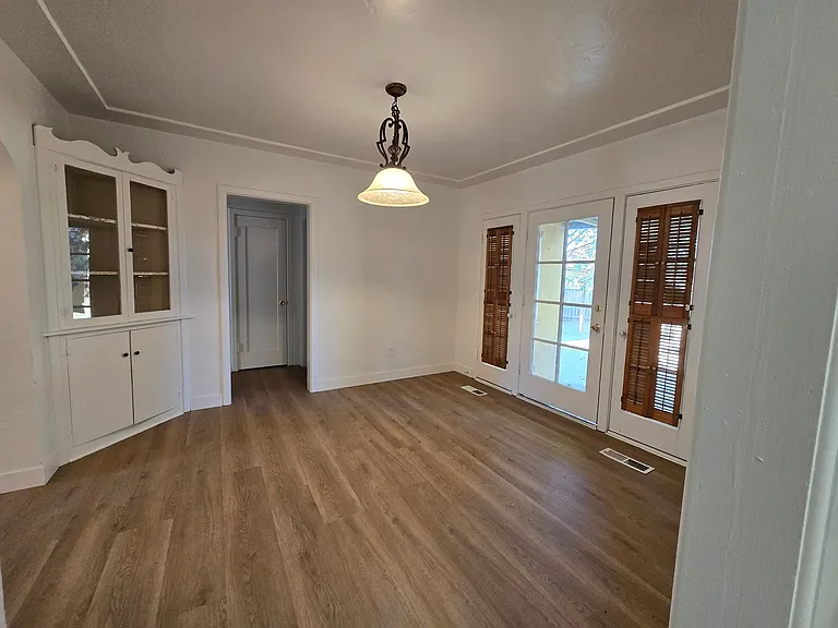630 Neville St — Photo 13