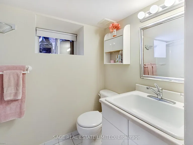 108 Beresford Ave — Photo 33