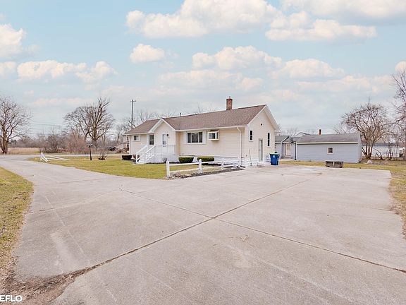 3rd image of 708 Sherman Rd