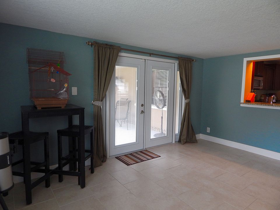 1st image of 11402 Country Oaks Dr