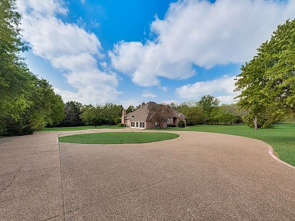 4th image of 102 Dobbs Rd