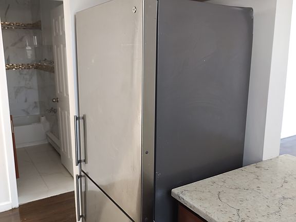 2nd image of 1038 Tiffany St #3