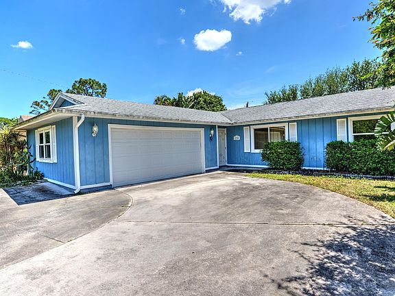4th image of 230 SW Starflower Ave