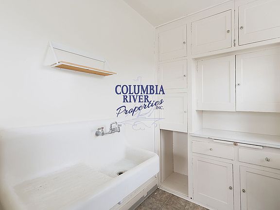 2nd image of 305 Pacific Ave N APT 306