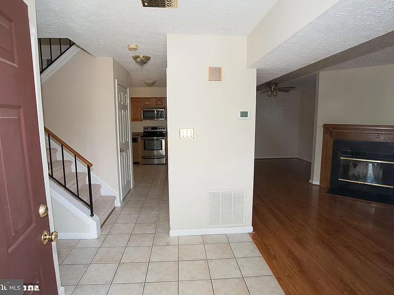 6128 Hoskins Hollow Cir #B — Photo 8