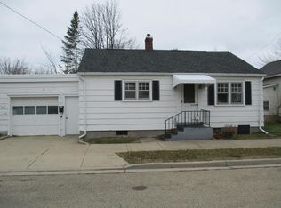 2006 Sherman St, Marinette, WI 54143