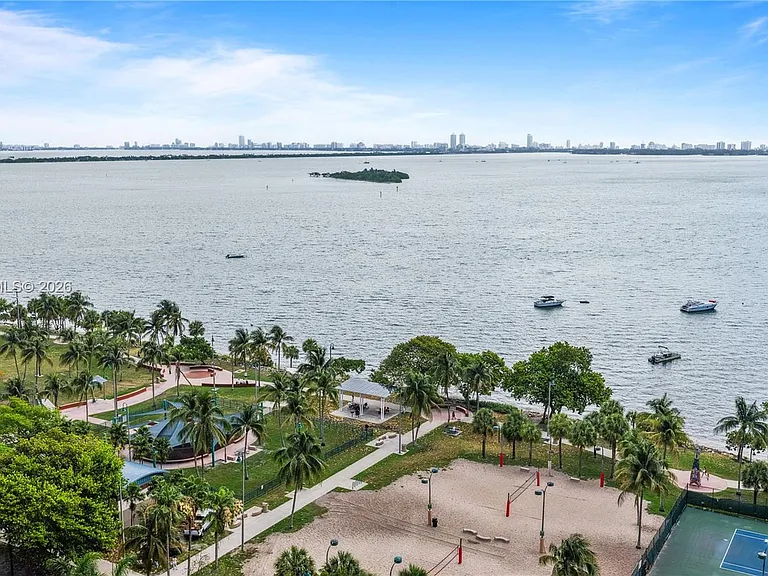 1750 N Bayshore Dr #2804 — Photo 32