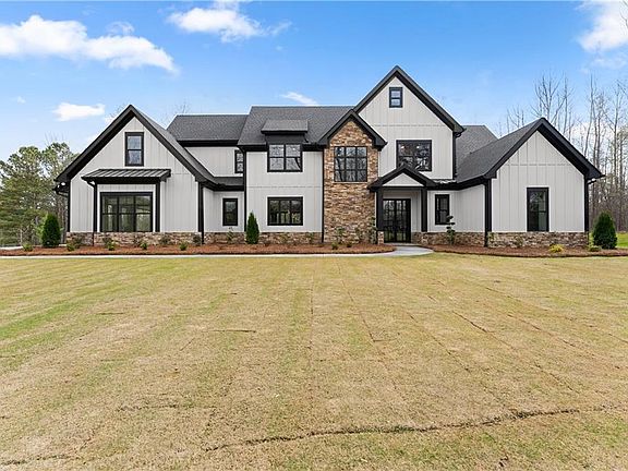 4th image of 5697 Ball Ground Rd