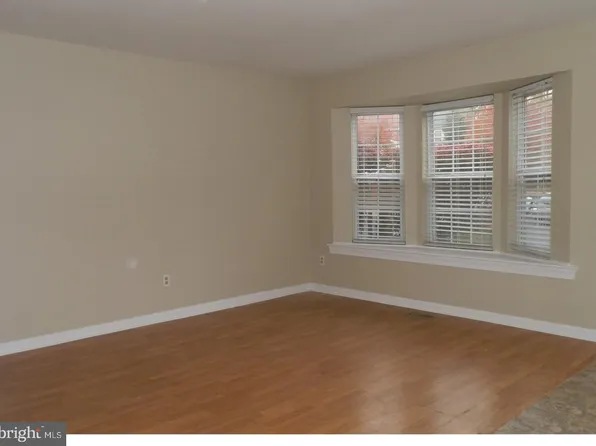 36 Andrews Ct, Upper Chichester, PA 19014