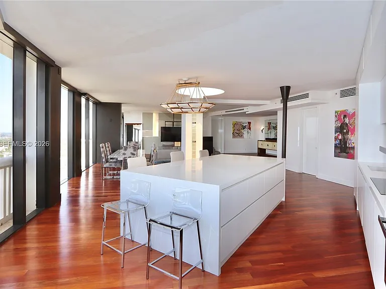 1000 Island Blvd #Penthouse 2 — Photo 10