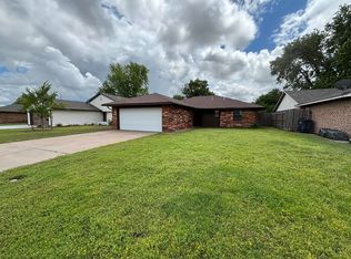 5501 Texoma Dr, Enid, OK 73703