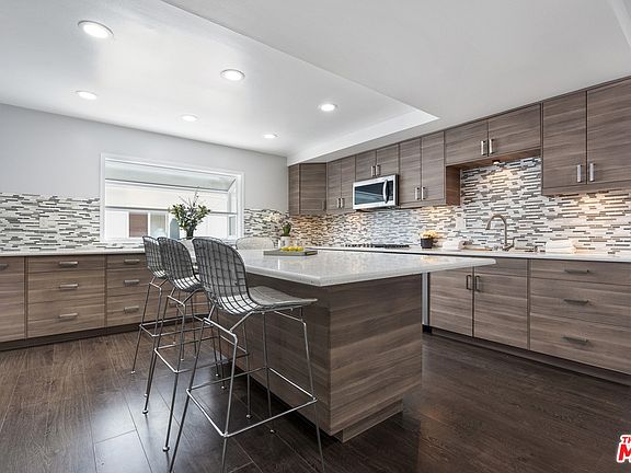 3rd image of 13222 Admiral Ave Unit B