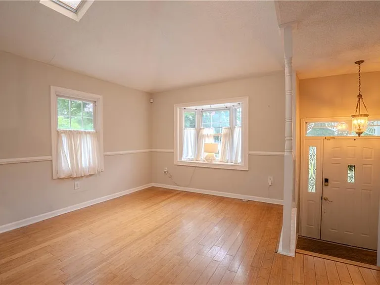 1053 Vista Trl NE — Photo 6