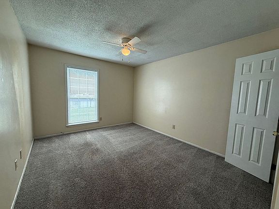 4th image of 107 Twinwood Ct