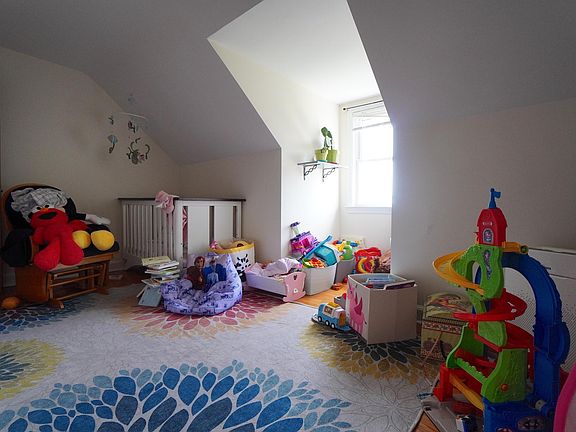 2nd image of 42 Woodside Ave Floor 2
