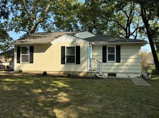 1101 Maple Ln, Pleasant Hill, MO 64080
