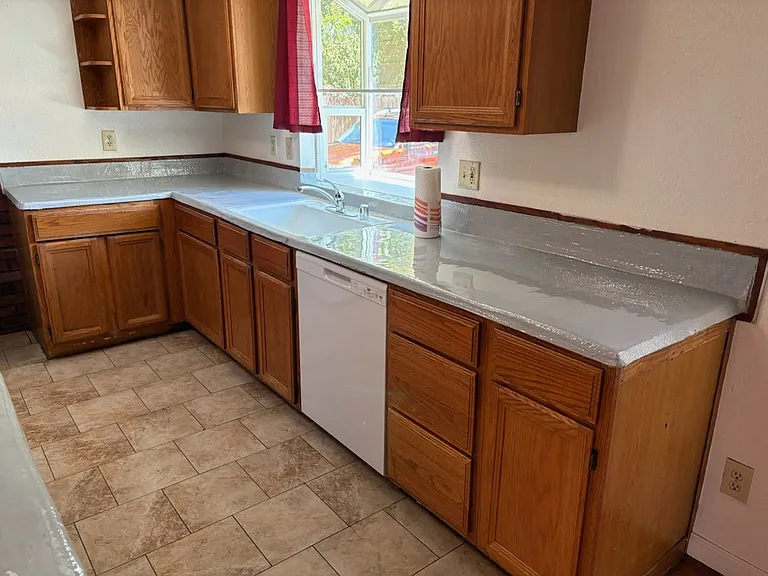 441 Haggin Ave — Photo 16
