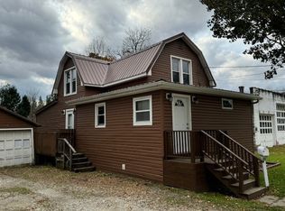 16 Perry St, Union City, PA 16438