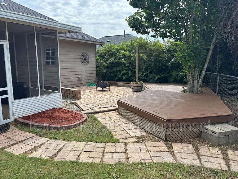 1018 Sugar Mill Dr — Photo 2