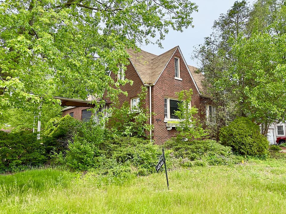 2nd image of 14846 Woodlawn Ave