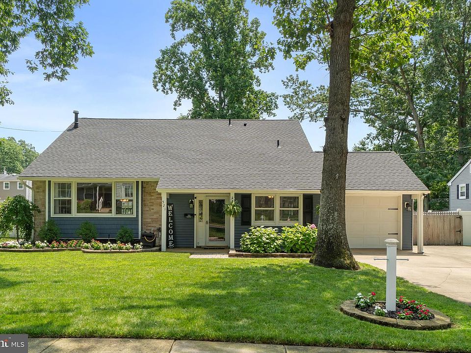 1st image of 521 Revere Dr