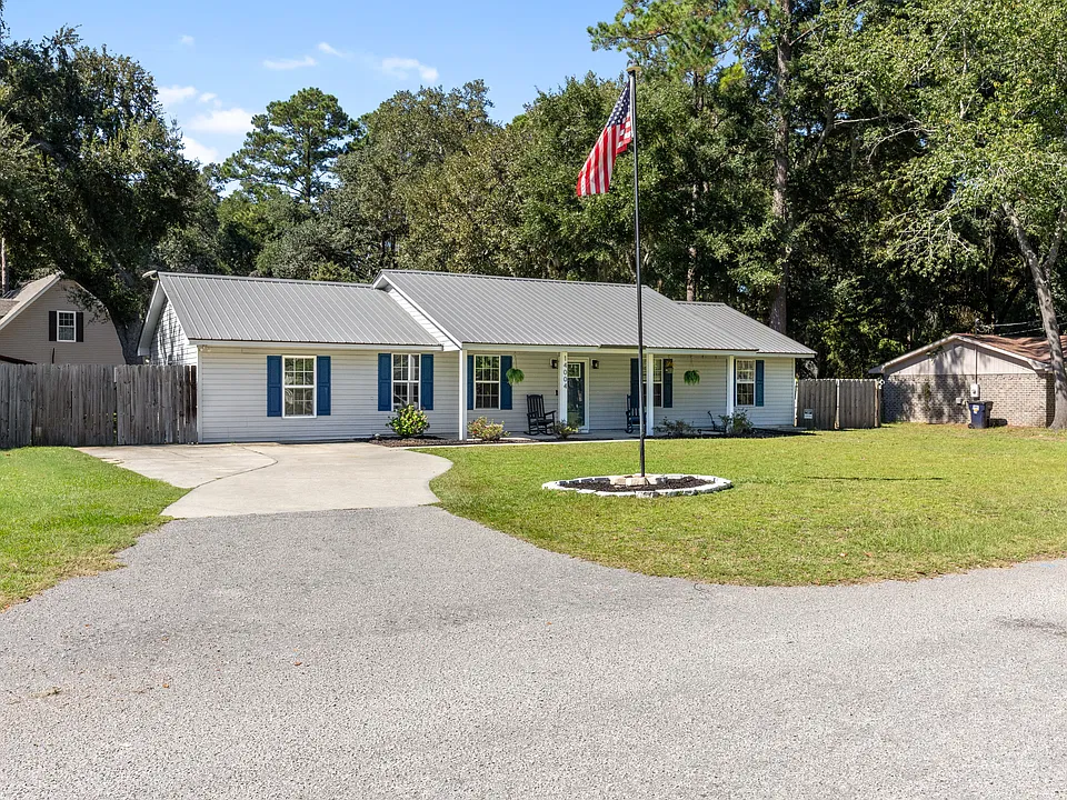 14004 Sandra Dr