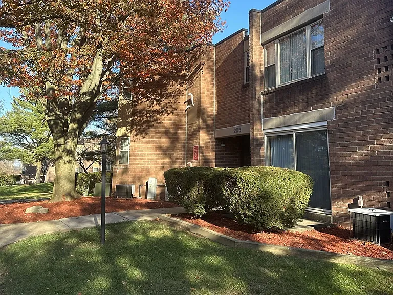 Summit Apartments - Latrobe, PA — Photo 12