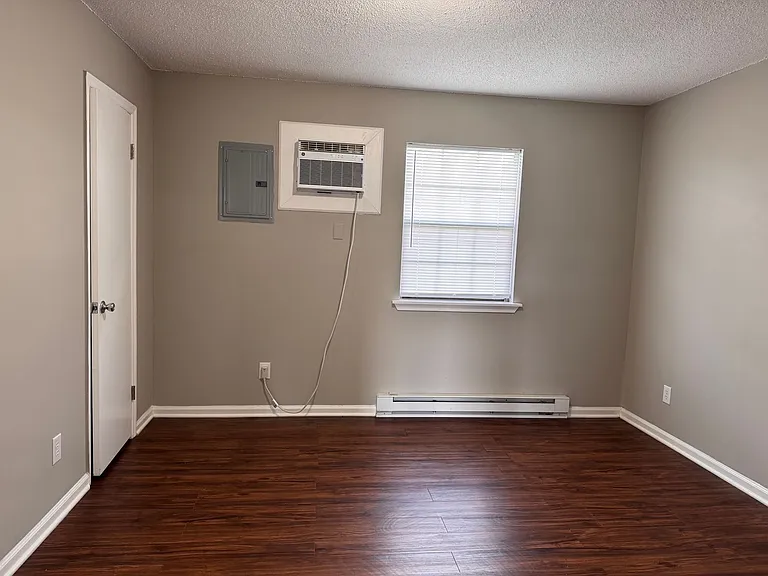 732-740 Hammer Ave #806 — Photo 6