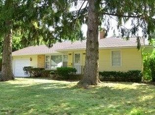 27 Francis Ave, Crystal Lake, IL 60014