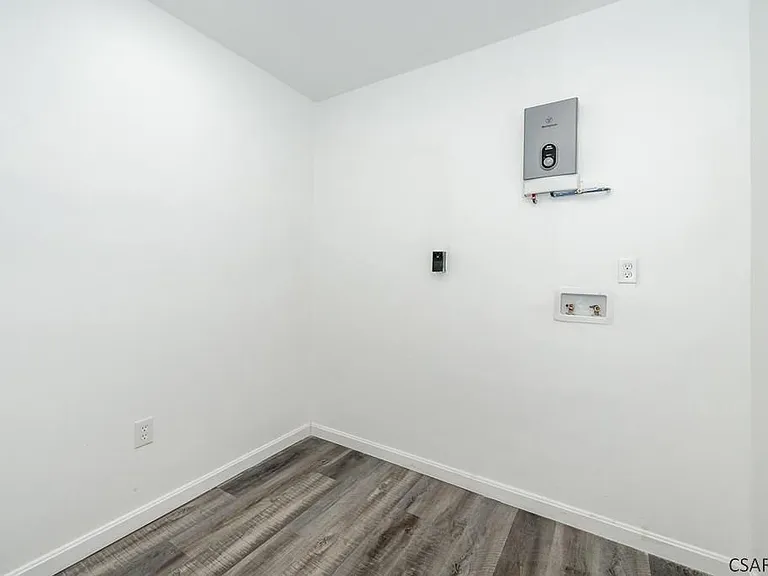 215 Franklin St #301 — Photo 13