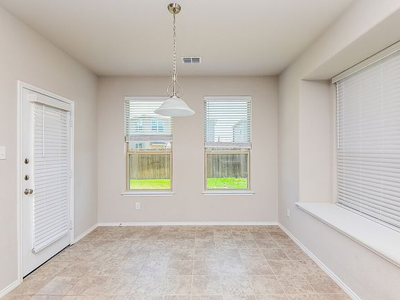 5th image of 6253 Jackstaff Dr