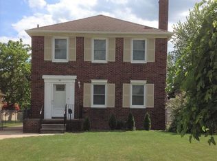 39 Vernier Rd, Grosse Pointe Shores, MI 48236