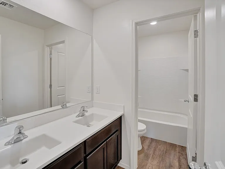 4051 E Braddock Dr — Photo 15