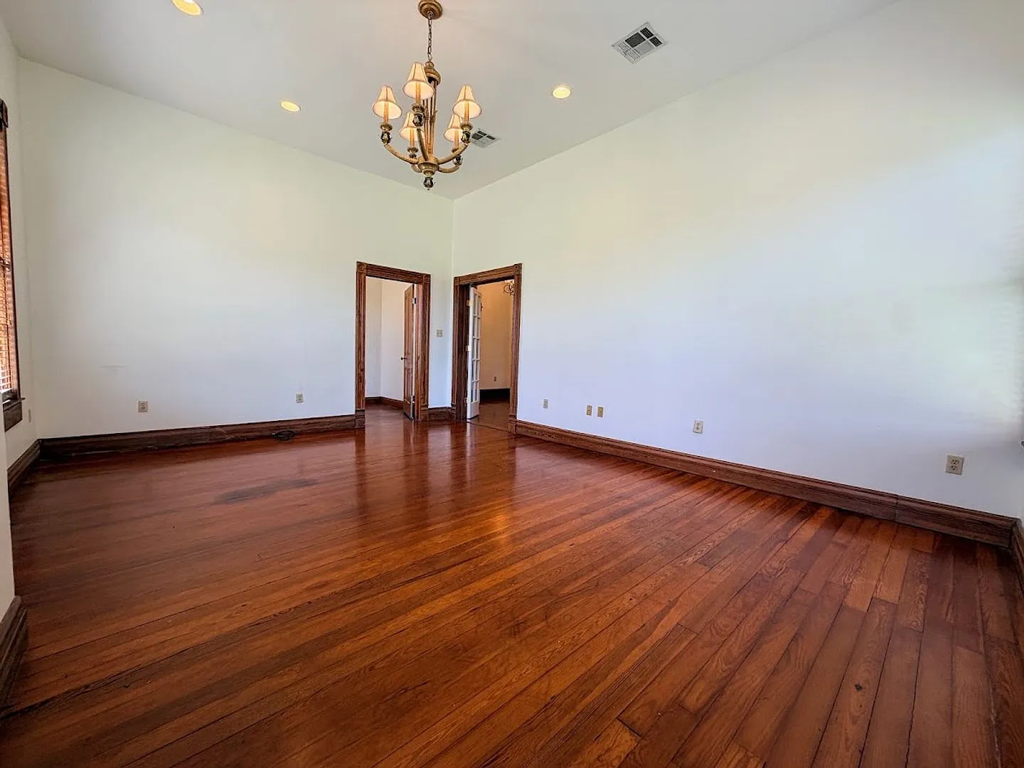 2-Bedroom Home + Bonus Room in Downtown Lake Charles — Photo 2