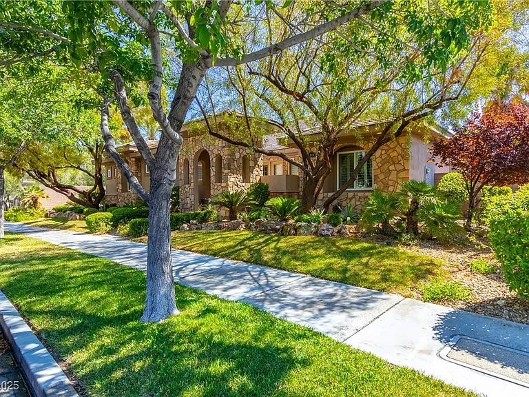 2960 American River Ln — Photo 3