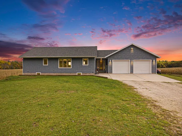 2110 S Poplar Ave, White Cloud, MI 49349