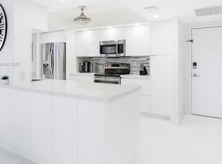 Avant Garde, Hallandale, FL 33009