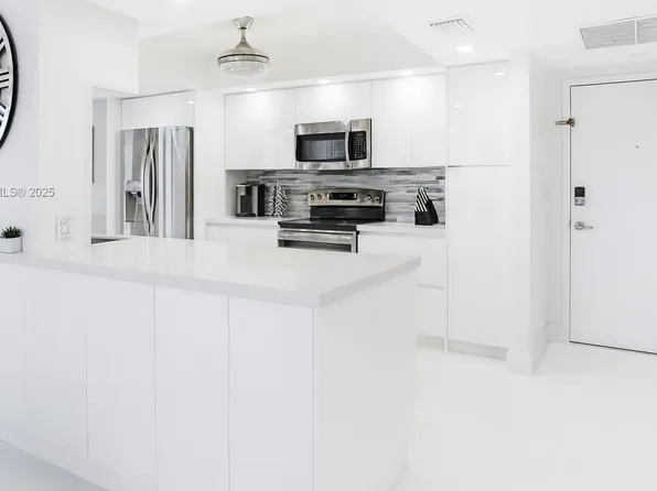 2017 S Ocean Dr APT 1510, Hallandale, FL 33009